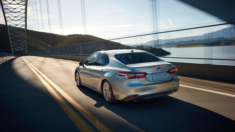 Toyota camry deals hybrid cost