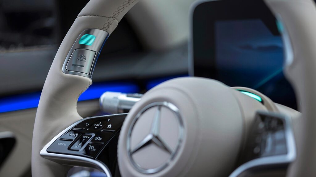 Mercedes autonomous vehicle investments